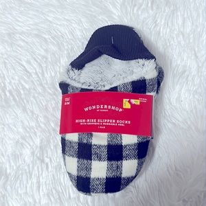 🆕 Wondershop High-Rise Slipper Socks - S/M 5-7